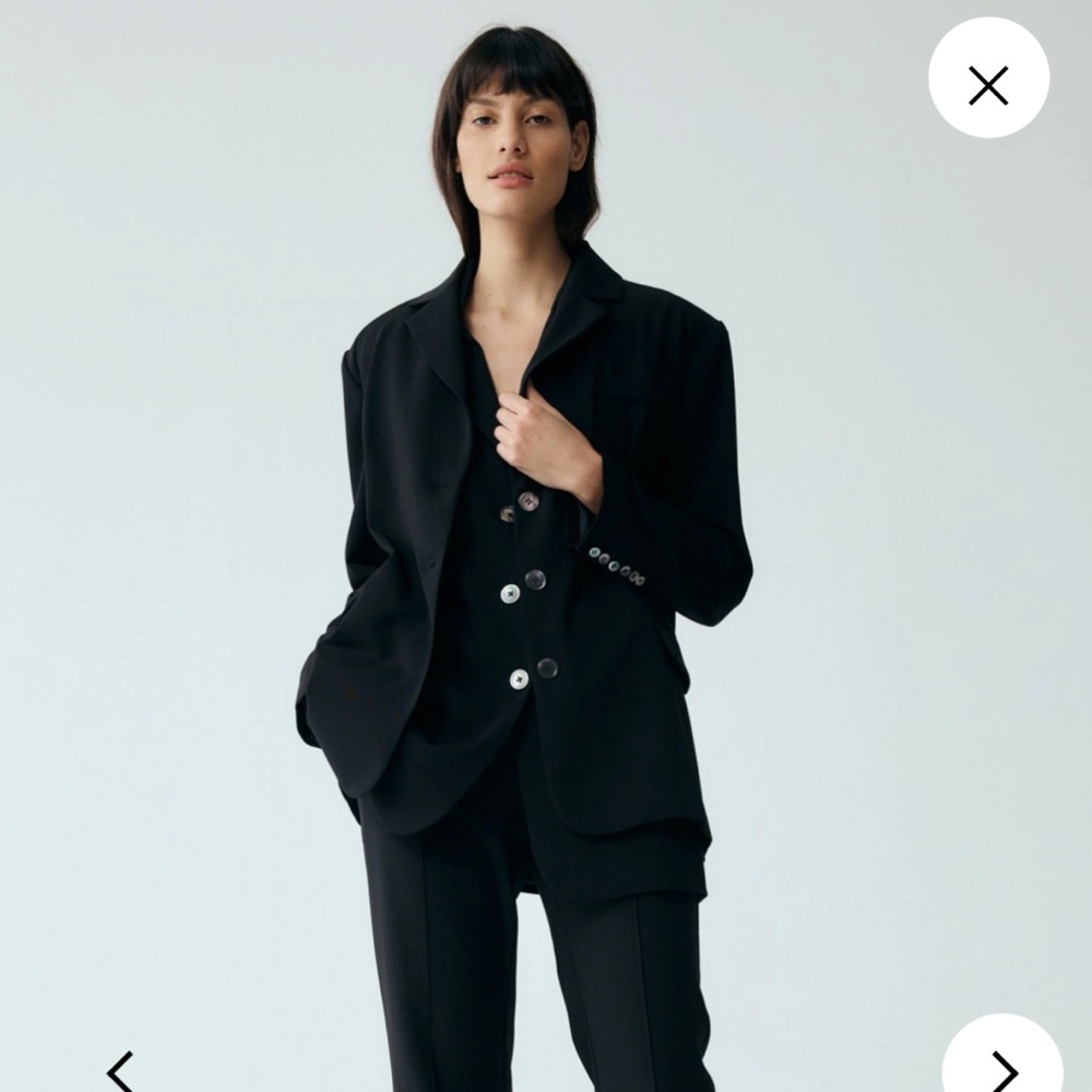 THIRD FORM RESET TAILORED BLAZER IN BLACK